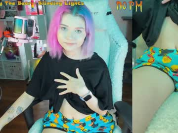 webcam girl _biscuitty live cam image #3345095