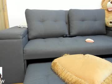 webcam girl abigail_w live cam image #4271566