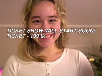 webcam girl kristyspiritedaway live cam image #8036496