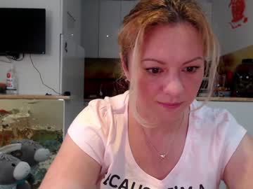 webcam girl kiradivine live cam image #2731041