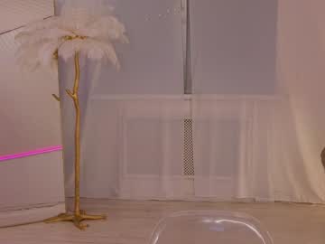 webcam girl uwunikaa live cam image #11426645