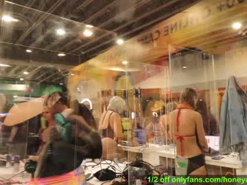 webcam couple honeyand_thebear live cam image #148046
