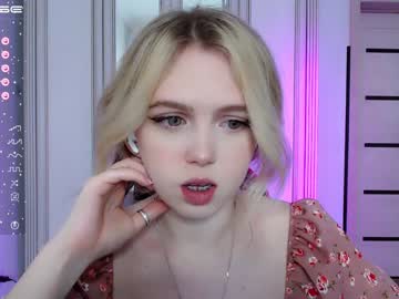 webcam girl small_blondee live cam image #5137644