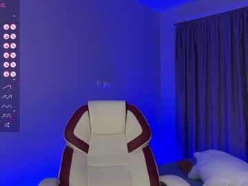 webcam girl charming__kitty live cam image #9876907