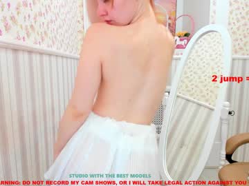webcam girl sophie__shy live cam image #1453823