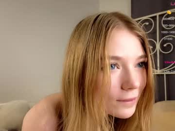 webcam girl lovely_shyy live cam image #10941990