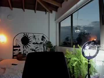 webcam girl lonelly_lolly98 live cam image #4983821