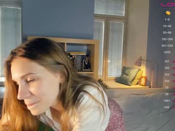 webcam girl youne_and_beautiful live cam image #6071408
