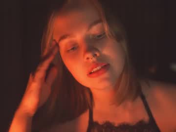 webcam girl bibi_it_is live cam image #8155951