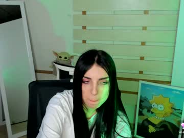 webcam girl emilie_shy live cam image #10272231