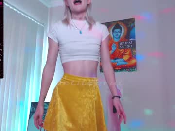 webcam girl petitebrat live cam image #1916911