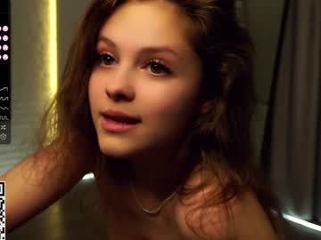 webcam girl a_whole_eternity live cam image #8867958