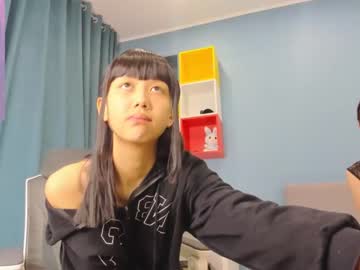 webcam girl little_yena live cam image #8640376