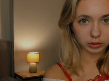 webcam girl mildredgarrett live cam image #11095507