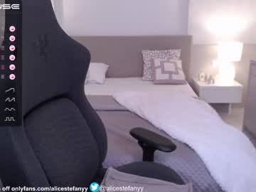 webcam girl smileyouarehere live cam image #6027122