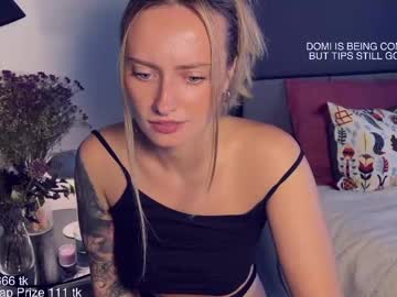 webcam girl yvie_ live cam image #11603076
