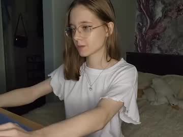 webcam girl lowress live cam image #12071275