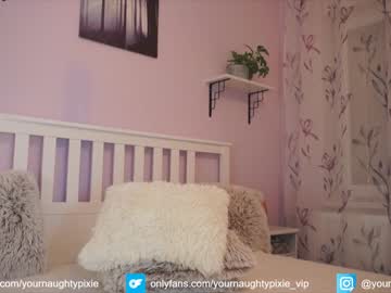 webcam girl yournaughtypixie live cam image #3626280