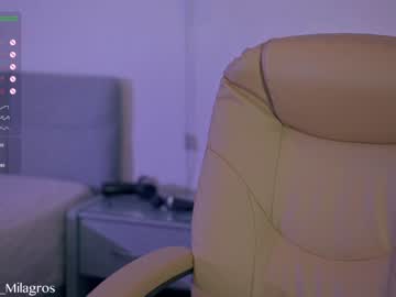 webcam girl mia_milagros live cam image #5579779