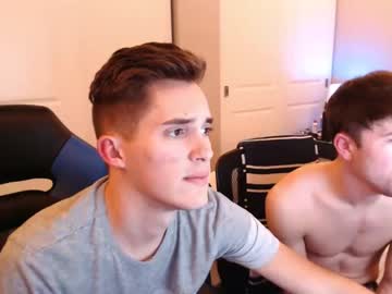 webcam man roomiebros live cam image #1365173