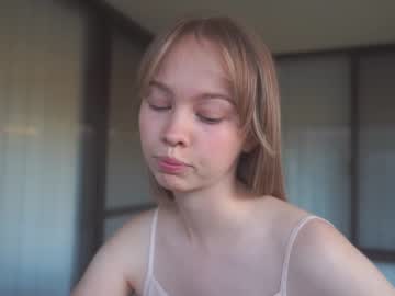 webcam girl bibi_it_is live cam image #8883883