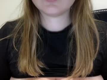 webcam girl kunismila live cam image #7114462