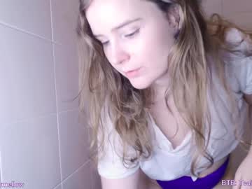 webcam girl in_tune live cam image #10654031