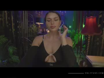 webcam girl lucieoude_ live cam image #3526991