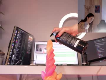 webcam girl lau__1 live cam image #9815597