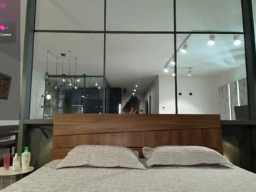 webcam girl milla_jo live cam image #12081477