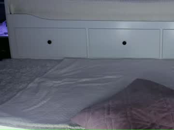 webcam girl roxy_blue_eyed_ live cam image #3597652