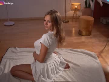 webcam girl chillwithkira live cam image #6549528