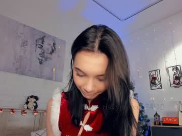 webcam girl riskyproject live cam image #8037787