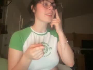 webcam girl lovelyylamb live cam image #5411228
