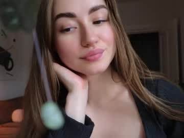 webcam girl strawberryjamx live cam image #6931289