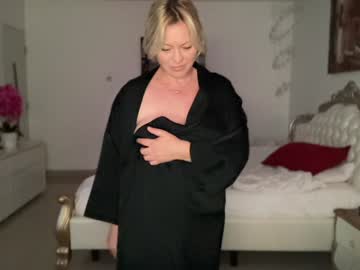 webcam girl kiradivine live cam image #12680418
