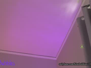 webcam girl blue_bubbles118 live cam image #3449080