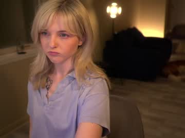 webcam girl lucydelovely live cam image #9468596