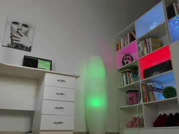 webcam girl motorboat_me live cam image #5146133