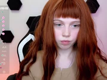 webcam girl small_blondee live cam image #5889068