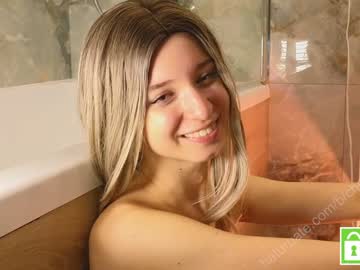 webcam girl checkmypeach live cam image #10751981
