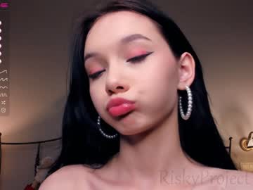 webcam girl riskyproject live cam image #5980291