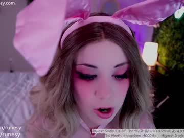 webcam girl runesy live cam image #8967135