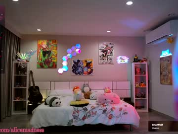 webcam girl madnessalise live cam image #10059953