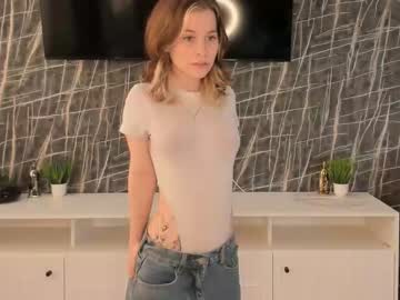 webcam girl lynnatlee live cam image #9008881