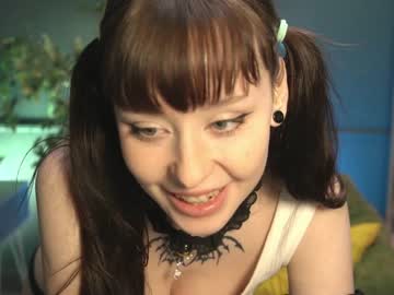 webcam girl ella_knockers_xl live cam image #2095259