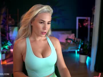 webcam girl provocatrixx live cam image #4023878