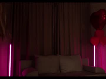 webcam girl emilybatee live cam image #12080730
