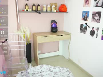 webcam girl little_effy18_ live cam image #10807865