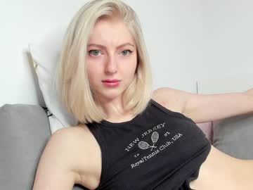 webcam girl yournaughtymiss live cam image #2227227